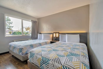 Standard Room, 2 Double Beds, Smoking