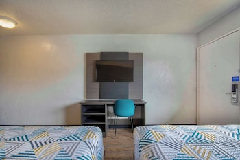 Standard Room, 2 Double Beds, Smoking