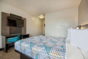 Standard Room, 1 Queen Bed, Non Smoking