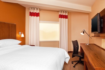 Classic Room, Multiple Beds, Roll-in Shower (Mobility/Hearing Access, Roll-In Shwr)