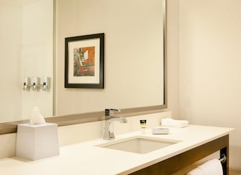 Classic Room, Multiple Beds, Roll-in Shower (Mobility/Hearing Access, Roll-In Shwr)