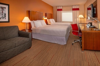 Classic Room, Multiple Beds, Roll-in Shower (Mobility/Hearing Access, Roll-In Shwr)