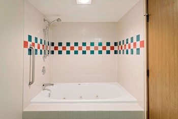 Deluxe Room, 1 King Bed, Non Smoking