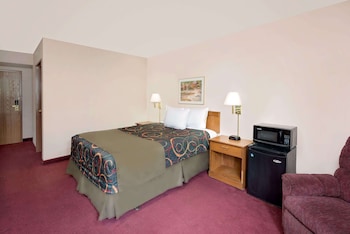 Standard Room, 1 Queen Bed, Accessible
