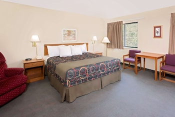 Deluxe Room, 1 King Bed, Non Smoking
