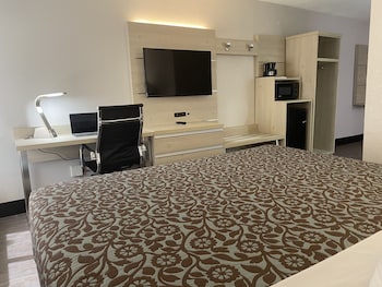 Studio Suite, 1 King Bed, Non Smoking