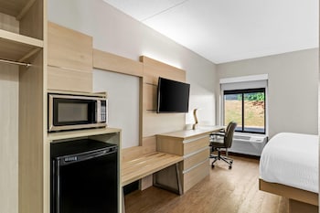 Studio Suite, 1 King Bed, Non Smoking