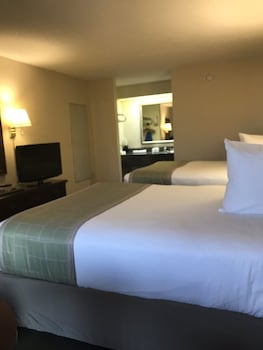 Room, 2 Queen Beds, Smoking