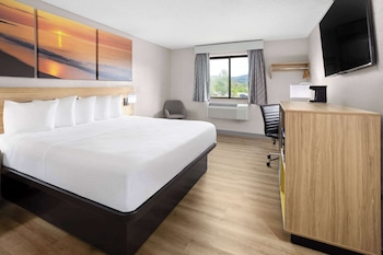 Standard Room, 1 King Bed
