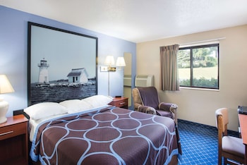 Standard Room, 1 Queen Bed, Microwave