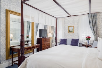 Deluxe Room, 1 King Bed