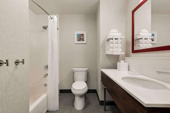 Room, 2 Queen Beds, Accessible, Non Smoking (Hearing)