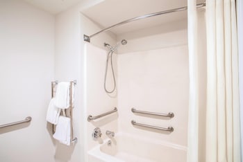 Room, 2 Double Beds, Accessible, Non Smoking (Mobility Accessible)