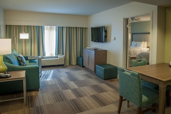 Suite, two queen beds, sofa bed, wet bar