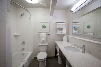 Room, 1 King Bed, Accessible (Hearing)