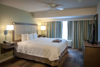 Suite, 1 King Bed, Accessible (Hearing)