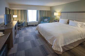 King bed with accessible tub