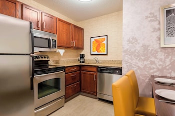 Suite, 2 Bedrooms, Fireplace