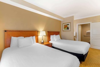Standard Room, 2 Double Beds, Accessible, Non Smoking (Walk-in Shower)