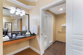 Standard Room, 2 Double Beds, Accessible, Non Smoking (Walk-in Shower)