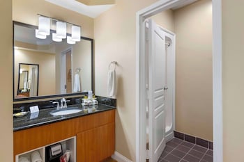 Standard Room, 2 Double Beds, Non Smoking, Refrigerator & Microwave (Shower Only)