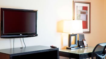 Standard Room, 1 King Bed, Smoking, Refrigerator & Microwave