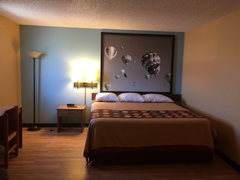 Suite, 1 King Bed, Non Smoking