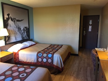 Room, 2 Queen Beds, Non Smoking