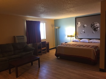 Suite, 1 King Bed, Non Smoking