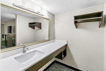 Standard Room, 1 King Bed, Smoking