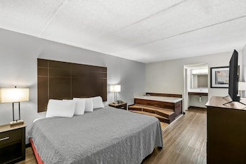 Suite, 1 King Bed, Non Smoking