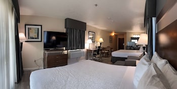 Standard Room, Multiple Beds, Non Smoking, Balcony