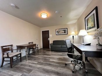Suite, 1 King Bed, Non Smoking, Refrigerator & Microwave (with Single Sofabed)