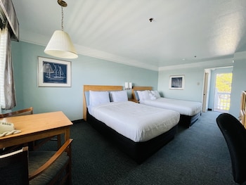 Deluxe Room, 2 Queen Beds, Balcony