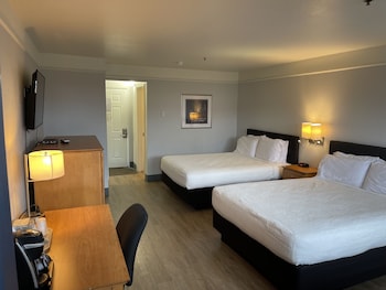 Room, 2 Queen Beds, Non Smoking