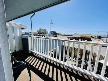 Deluxe Single Room, 1 King Bed, Balcony
