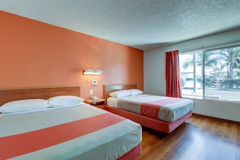 Standard Room, 2 Queen Beds, Non Smoking