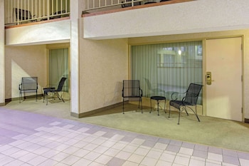 Suite, 1 Bedroom, Non Smoking, Balcony (2 Double Beds)
