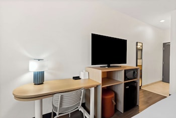Room, 1 King Bed, Accessible (Roll-In Shower)