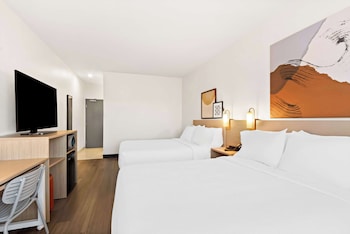 Room, 2 Queen Beds, Balcony