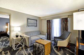 Two Bedroom Suite, Two Doubles and One King Bed, Non-Smoking