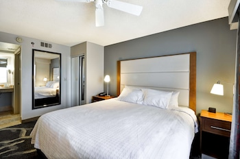 Two Bedroom Suite, Two Doubles and One King Bed, Non-Smoking