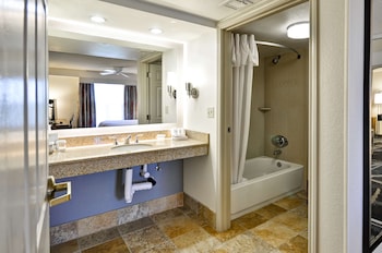 Two Bedroom Suite, Two Doubles and One King Bed, Non-Smoking