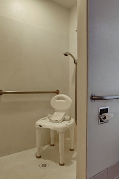 Standard Room, 2 Queen Beds, Accessible