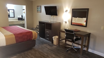 Standard Room, 1 King Bed, Smoking