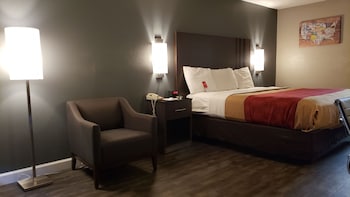 Standard Room, 1 King Bed, Smoking
