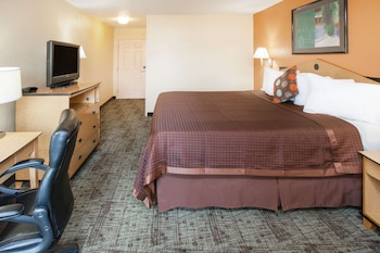 Standard Room, 1 King Bed
