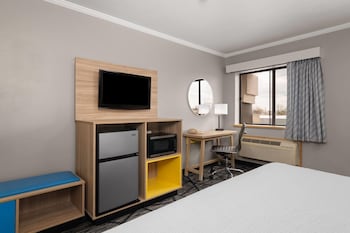 Deluxe Room, 1 King Bed, Non Smoking