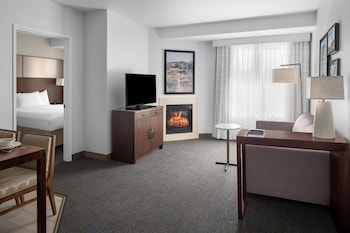Suite, 2 Bedrooms, Fireplace (Hearing Accessible)