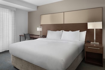Suite, 2 Bedrooms, Fireplace (Hearing Accessible)